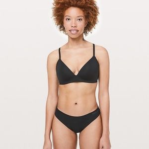 Black Lululemon Take Shape Bra 32B